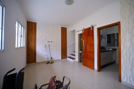 Casa de condomínio à venda com 75m², 2 quartos e 1 vagaSala