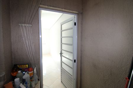 Casa de condomínio à venda com 65m², 2 quartos e 1 vagaÁrea de Serviço