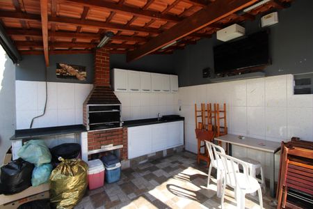 Casa de condomínio à venda com 65m², 2 quartos e 1 vagaÁrea Comum