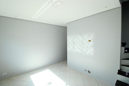 Sala de casa de condomínio à venda com 2 quartos, 65m² em Vila Monte Santo, São Paulo