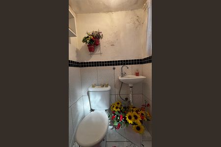Casa à venda com 138m², 3 quartos e 2 vagas Casa à venda com 138m², 3 quartos e 2 vagasÁrea de Serviço - Banheiro