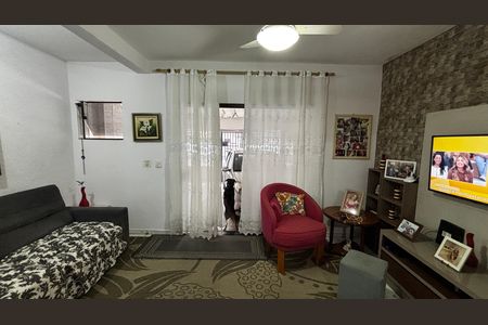 Casa à venda com 138m², 3 quartos e 2 vagas Casa à venda com 138m², 3 quartos e 2 vagasSala