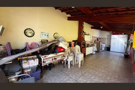 Casa à venda com 138m², 3 quartos e 2 vagas Casa à venda com 138m², 3 quartos e 2 vagasÁrea de Serviço