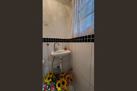 Casa à venda com 138m², 3 quartos e 2 vagas Casa à venda com 138m², 3 quartos e 2 vagasÁrea de Serviço - Banheiro