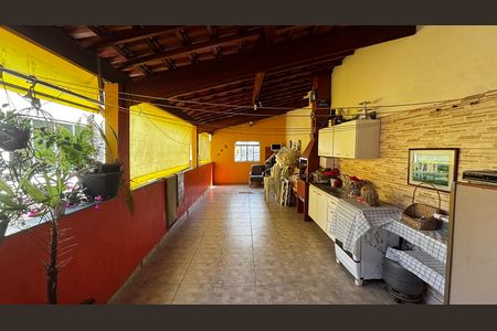 Casa à venda com 138m², 3 quartos e 2 vagas Casa à venda com 138m², 3 quartos e 2 vagasÁrea de Serviço