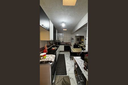 Casa à venda com 138m², 3 quartos e 2 vagas Casa à venda com 138m², 3 quartos e 2 vagasCozinha