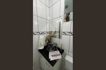 Casa à venda com 138m², 3 quartos e 2 vagas Casa à venda com 138m², 3 quartos e 2 vagasBanheiro