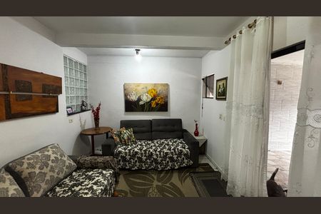 Casa à venda com 138m², 3 quartos e 2 vagas Casa à venda com 138m², 3 quartos e 2 vagasSala