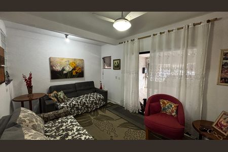 Casa à venda com 138m², 3 quartos e 2 vagas Casa à venda com 138m², 3 quartos e 2 vagasSala