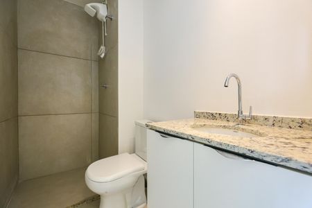 Banheiro de apartamento à venda com 1 quarto, 37m² em Vila Andrade, São Paulo