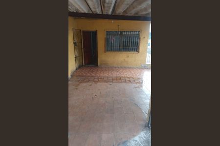 Casa à venda com 185m², 5 quartos e 2 vagas Casa à venda com 185m², 5 quartos e 2 vagasÁrea externa