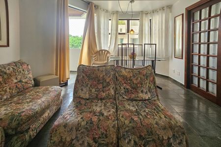 Apartamento para alugar com 2 quartos, 70m² em Jardim Las Palmas, Guarujá