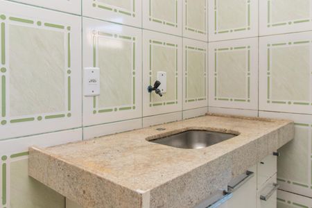 Sala/Cozinha de casa para alugar com 1 quarto, 26m² em Teresópolis, Porto Alegre