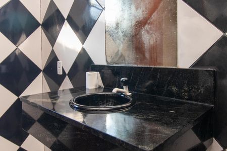 Casa para alugar com 26m², 1 quarto e 1 vaga Casa para alugar com 26m², 1 quarto e 1 vagaBanheiro