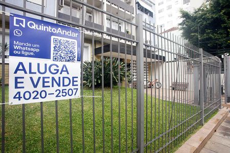 Plaquinha de apartamento à venda com 3 quartos, 131m² em Santana, Porto Alegre