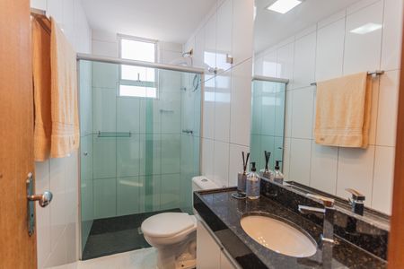 Apartamento à venda com 93m², 3 quartos e 2 vagas Apartamento à venda com 93m², 3 quartos e 2 vagasBanheiro da Suíte