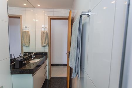 Apartamento à venda com 93m², 3 quartos e 2 vagas Apartamento à venda com 93m², 3 quartos e 2 vagasBanheiro Social