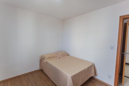 Apartamento à venda com 93m², 3 quartos e 2 vagas Apartamento à venda com 93m², 3 quartos e 2 vagasQuarto 3