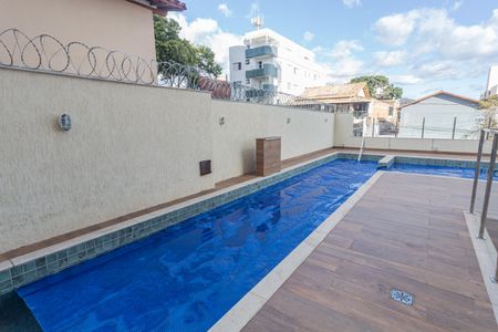 Apartamento à venda com 93m², 3 quartos e 2 vagas Apartamento à venda com 93m², 3 quartos e 2 vagasÁrea comum - Piscina