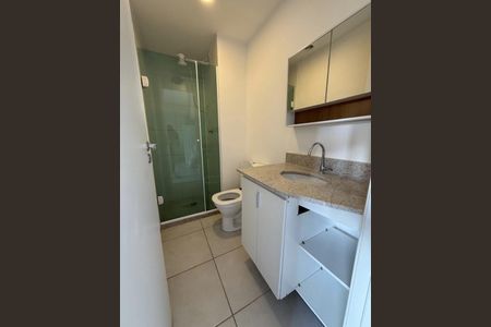 Banheiro  de apartamento à venda com 1 quarto, 37m² em Sé, São Paulo
