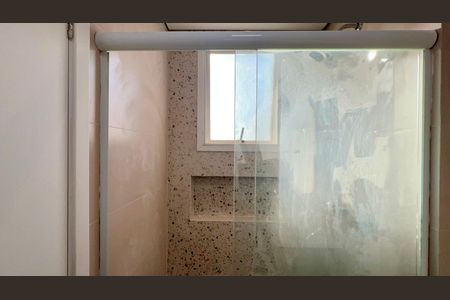 Apartamento para alugar com 60m², 2 quartos e 1 vaga Apartamento para alugar com 60m², 2 quartos e 1 vagaBanheiro da Suíte