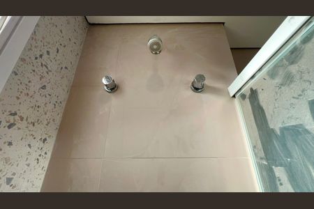 Apartamento para alugar com 60m², 2 quartos e 1 vaga Apartamento para alugar com 60m², 2 quartos e 1 vagaBanheiro da Suíte
