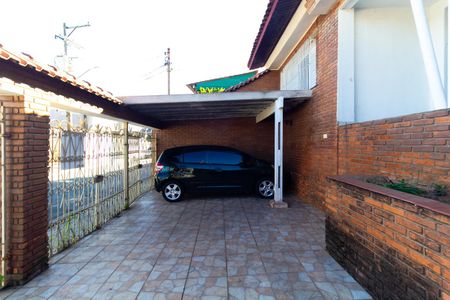 Casa à venda com 204m², 4 quartos e 2 vagas Casa à venda com 204m², 4 quartos e 2 vagasGaragem