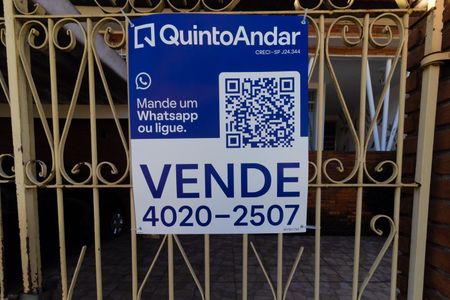 Casa à venda com 204m², 4 quartos e 2 vagas Casa à venda com 204m², 4 quartos e 2 vagasPlaca