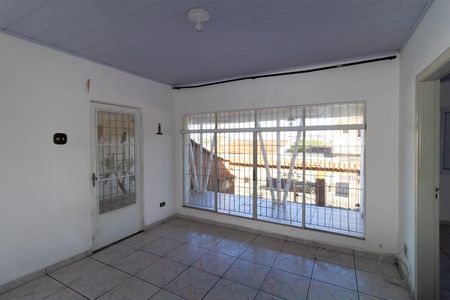 Casa à venda com 204m², 4 quartos e 2 vagas Casa à venda com 204m², 4 quartos e 2 vagasSala