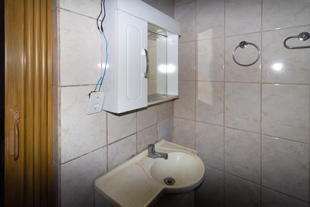 Casa à venda com 204m², 4 quartos e 2 vagas Casa à venda com 204m², 4 quartos e 2 vagasBanheiro 2