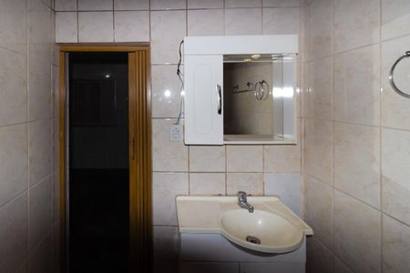 Casa à venda com 204m², 4 quartos e 2 vagas Casa à venda com 204m², 4 quartos e 2 vagasBanheiro 2
