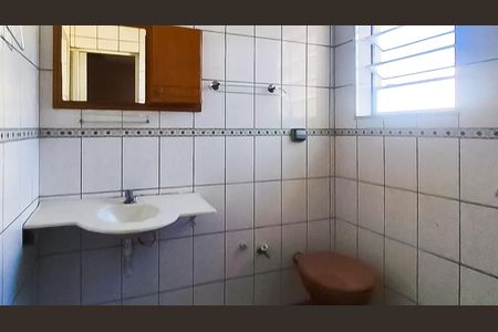Casa à venda com 204m², 4 quartos e 2 vagas Casa à venda com 204m², 4 quartos e 2 vagasBanheiro 3