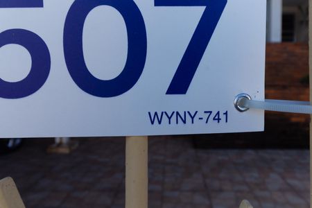 Casa à venda com 204m², 4 quartos e 2 vagas Casa à venda com 204m², 4 quartos e 2 vagasPlaca