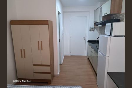 Sala de kitnet/studio para alugar com 1 quarto, 16m² em Novo Mundo, Curitiba