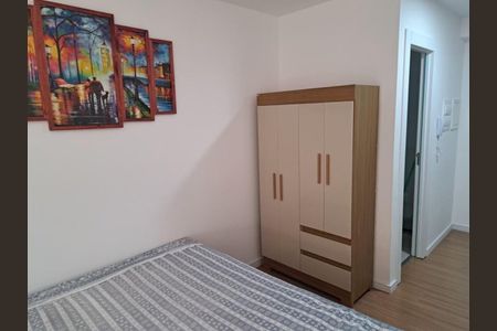 Quarto de kitnet/studio para alugar com 1 quarto, 16m² em Novo Mundo, Curitiba