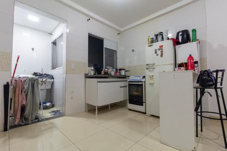 Sala, Cozinha e Área de Serviço de apartamento para alugar com 2 quartos, 40m² em Artur Alvim, São Paulo