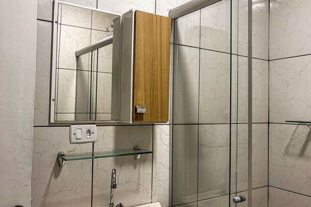 Banheiro de casa à venda com 3 quartos, 300m² em Jardim Maria Rosa, Taboão da Serra