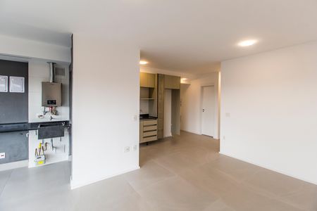 Sala  de apartamento para alugar com 2 quartos, 78m² em Alphaville Empresarial, Barueri