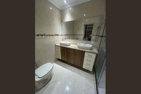 Casa à venda com 150m², 3 quartos e 4 vagasBanheiro