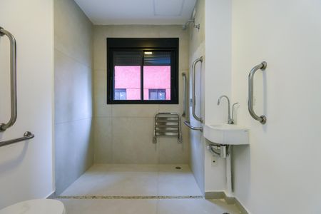 Banheiro de apartamento para alugar com 1 quarto, 37m² em Vila Andrade, São Paulo