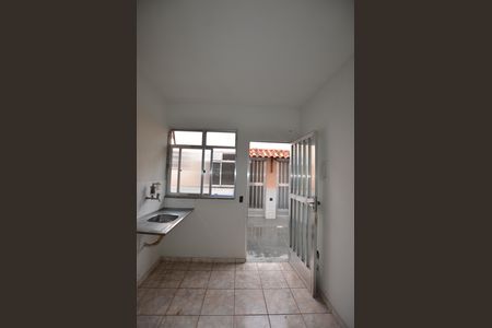 Cozinha de kitnet/studio para alugar com 0 quarto, 15m² em Bento Ribeiro, Rio de Janeiro