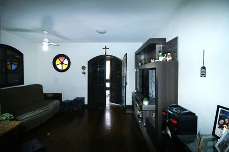 Casa para alugar com 250m², 3 quartos e 1 vagaSala