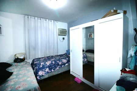 Quarto 2 de casa à venda com 3 quartos, 250m² em Olaria, Rio de Janeiro