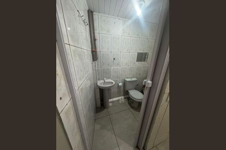 Casa à venda com 42m², 1 quarto e sem vaga Casa à venda com 42m², 1 quarto e sem vagaBanheiro