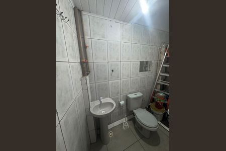 Casa à venda com 42m², 1 quarto e sem vaga Casa à venda com 42m², 1 quarto e sem vagaBanheiro
