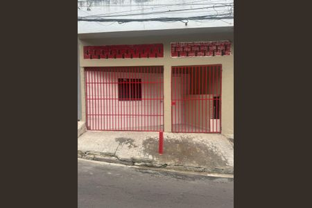 Casa à venda com 42m², 1 quarto e sem vaga Casa à venda com 42m², 1 quarto e sem vagaFachada