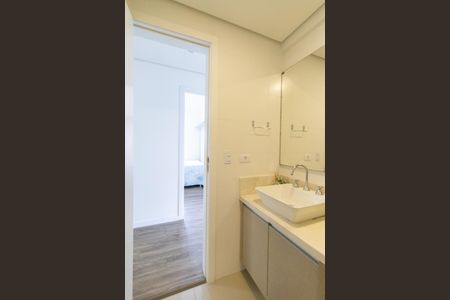 Apartamento à venda com 74m², 3 quartos e 2 vagas Apartamento à venda com 74m², 3 quartos e 2 vagasBanheiro Social