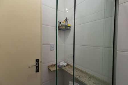Banheiro  de apartamento à venda com 1 quarto, 40m² em Vila Mazzei, São Paulo