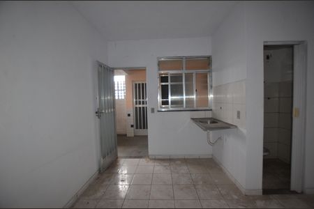 Sala / Quarto de kitnet/studio para alugar com 1 quarto, 17m² em Bento Ribeiro, Rio de Janeiro