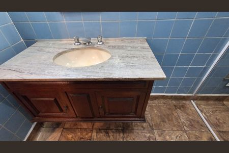 Casa à venda com 156m², 4 quartos e 3 vagas Casa à venda com 156m², 4 quartos e 3 vagasBanheiro Social